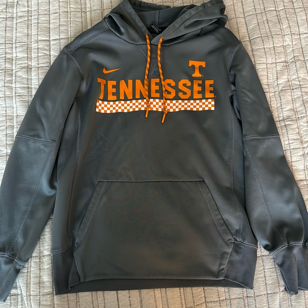 Men’s small/women’s medium sweat suit